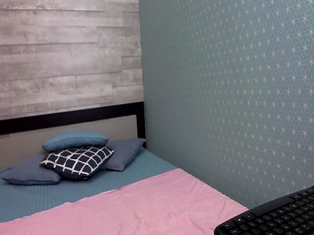 Live sex webcam photo for HugeBoobsErin #271144236