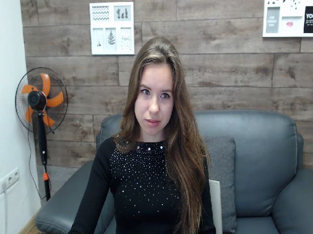 Live sex webcam photo for RoseMoet #271146356