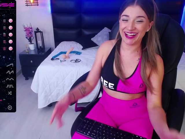 Live sex webcam photo for lauren-bed #271145636