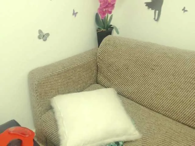Live sex webcam photo for alice-cruz #271154107