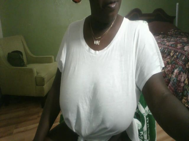 Live sex webcam photo for CoCoThundah #271146935