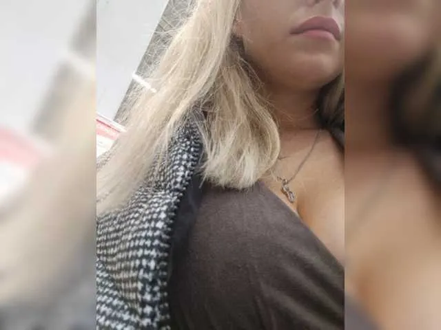 Live sex webcam photo for -icebabyice- #271152416