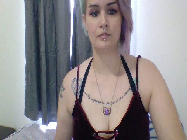 Live sex webcam photo for OctoberFoxx #271156483