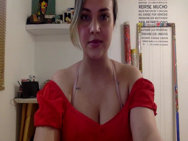 Live sex webcam photo for Alicenicolle #271157318