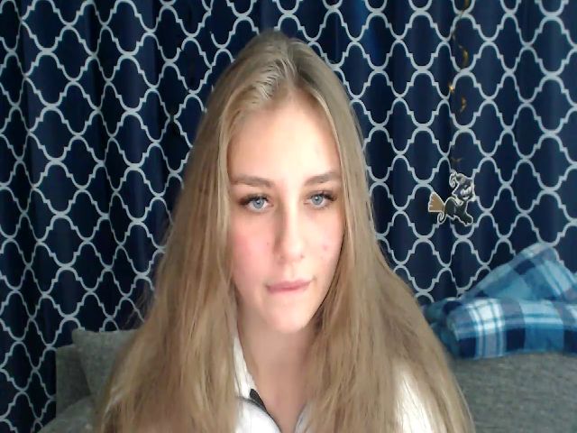 Live sex webcam photo for Aeritta #271154784