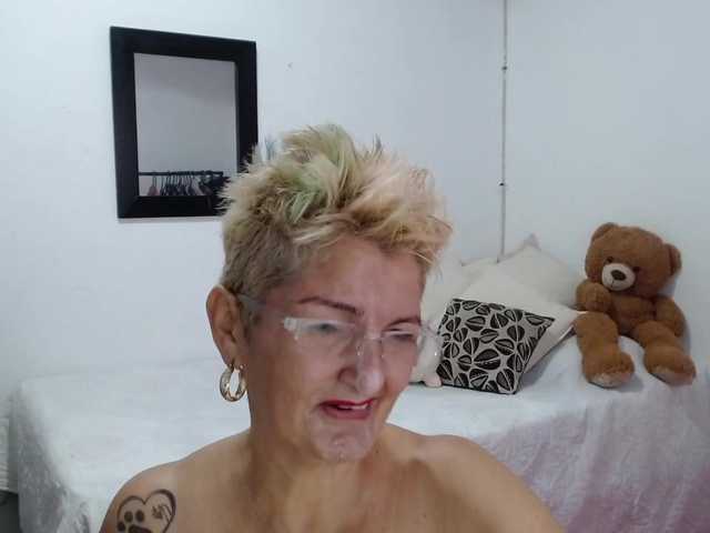 Live sex webcam photo for bety-cum2 #288017301