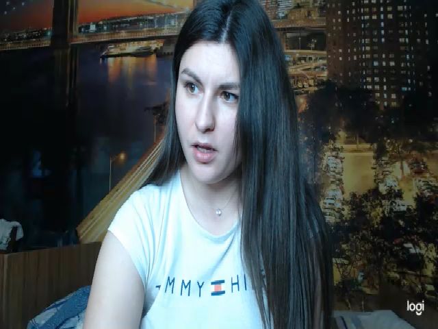 Live sex webcam photo for KiraSweetX_ #271152055