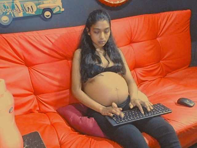 Live sex webcam photo for IndianBabe21 #271148702