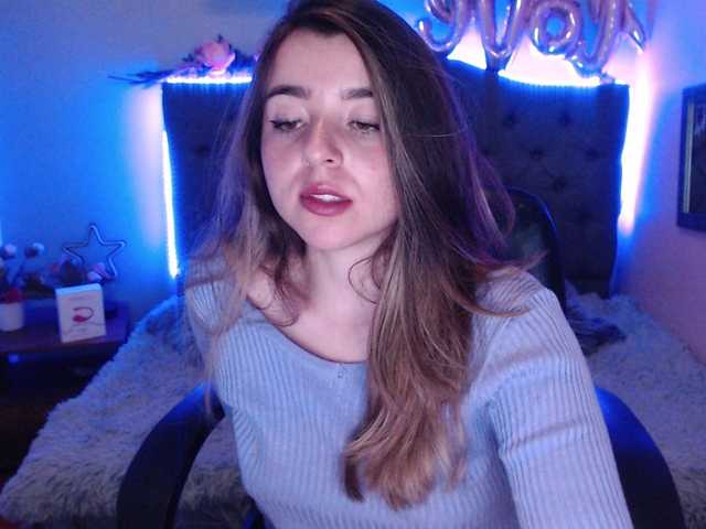 Live sex webcam photo for anna-rosee #271140520