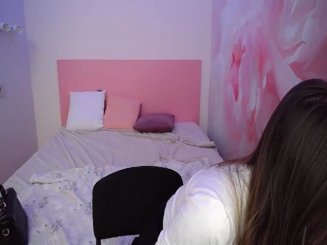 Live sex webcam photo for TinaMacey #271154892