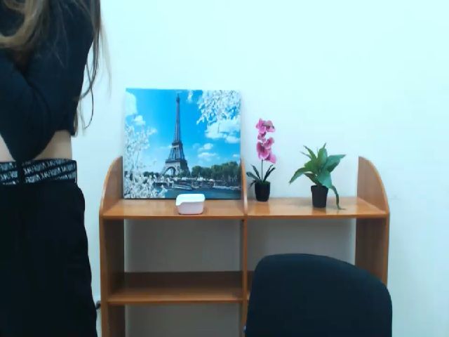 Live sex webcam photo for TessaLoveXX #271151534