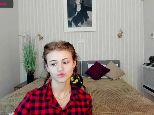 Live sex webcam photo for LiliDanger #271152587