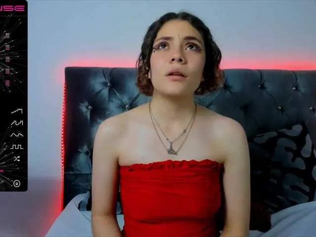 Live sex webcam photo for angeliinee #271148651