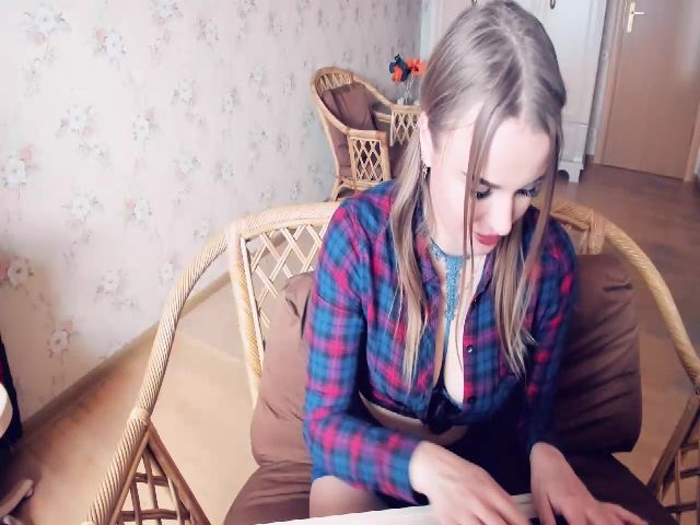 Live sex webcam photo for Niki_Bestie #271147903