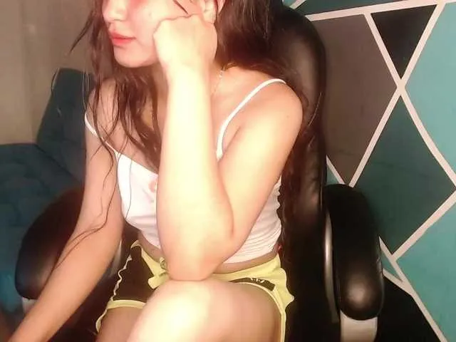 Live sex webcam photo for DollyBabe #271145153