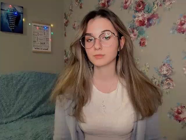 Live sex webcam photo for NewMellow #271156558