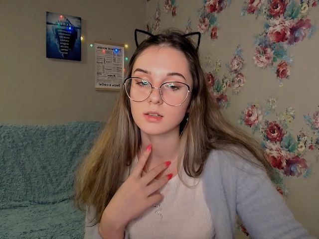 Live sex webcam photo for NewMellow #271156863