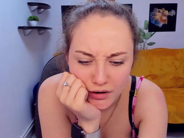 Live sex webcam photo for SeveiGold #271146972