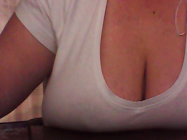 Live sex webcam photo for Rannia235 #271147092