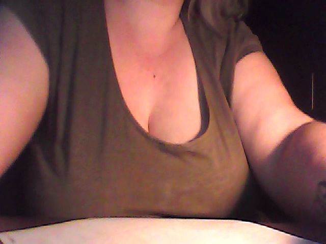 Live sex webcam photo for Rannia235 #271155209