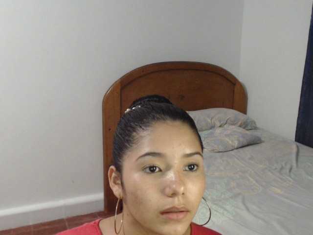 Live sex webcam photo for grilsbeautifu #271140703