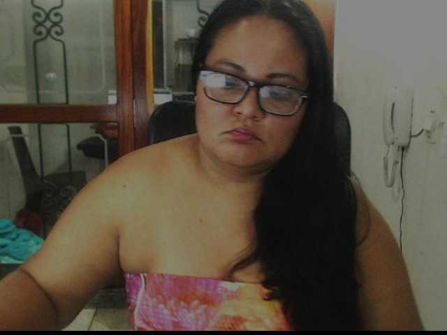 Live sex webcam photo for dulcemmaria-2 #271141428