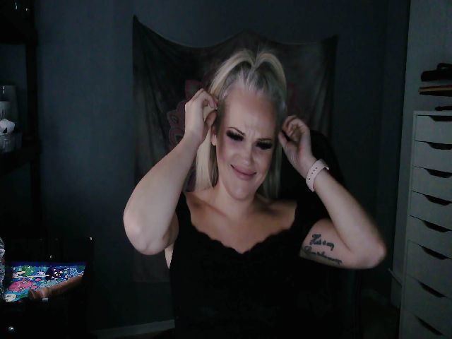 Live sex webcam photo for Stormyxxo #271151358