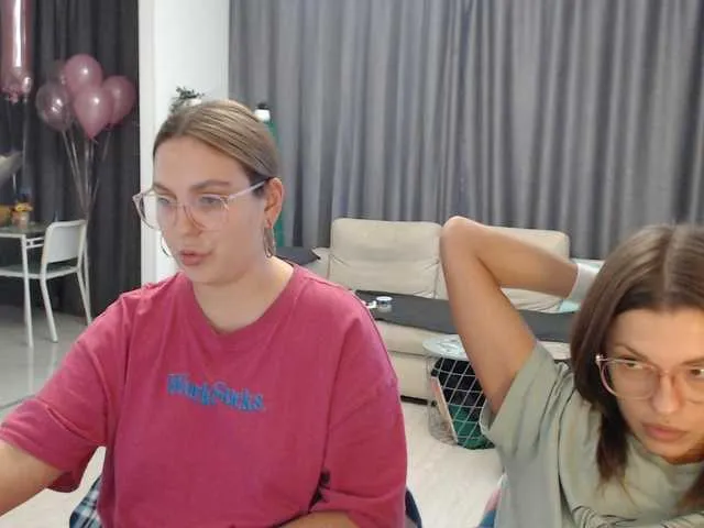 Live sex webcam photo for BugaGirls #271165783