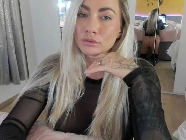 Live sex webcam photo for Isizzu-TOP #271170062