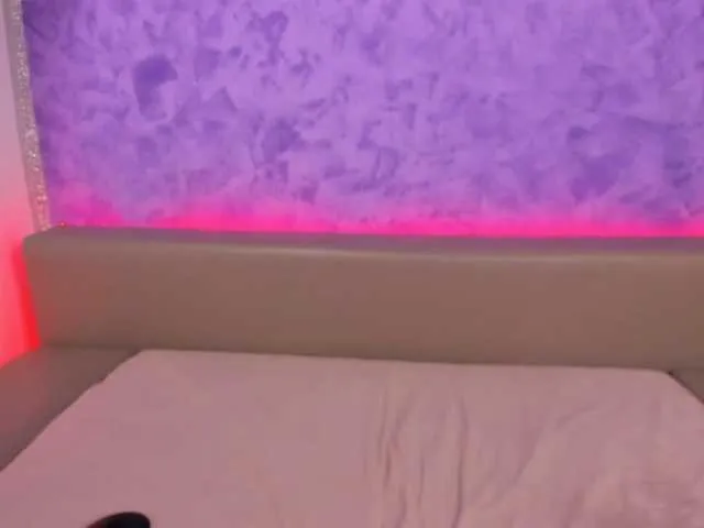 Live sex webcam photo for HOTbrunette69 #271170494