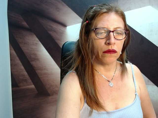 Live sex webcam photo for maturehot-1 #271166732