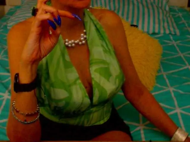 Live sex webcam photo for shannon4u #287962885