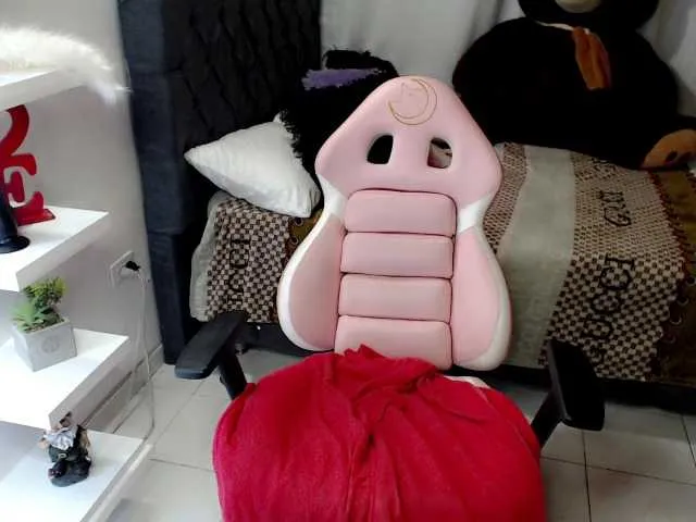 Live sex webcam photo for cristalb1 #271163015