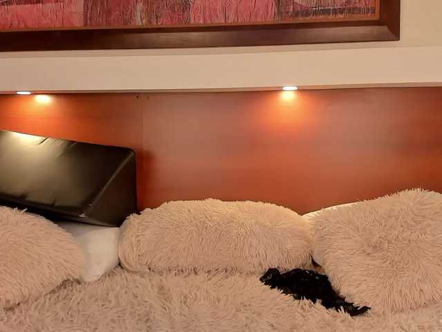 Live sex webcam photo for PaulinaBelush #271157776