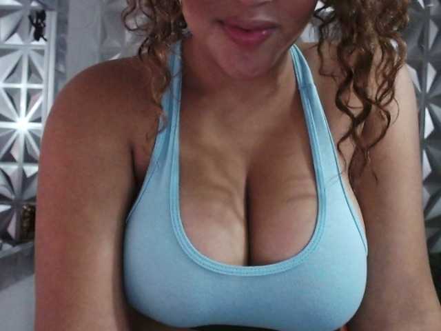 Live sex webcam photo for samantha-BBW #271166794