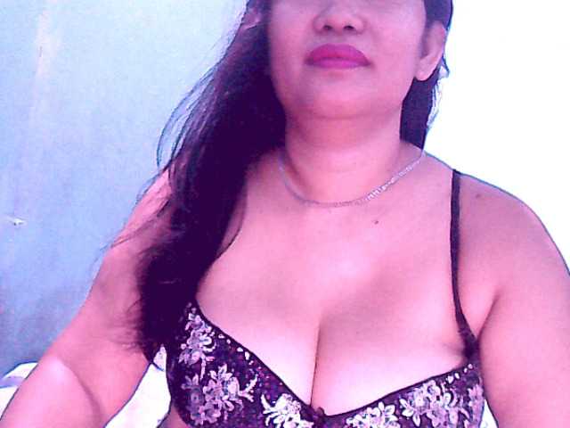 Live sex webcam photo for wildmom4u #271158296