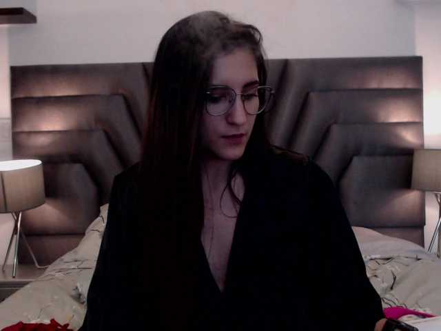 Live sex webcam photo for majo-20 #271159029