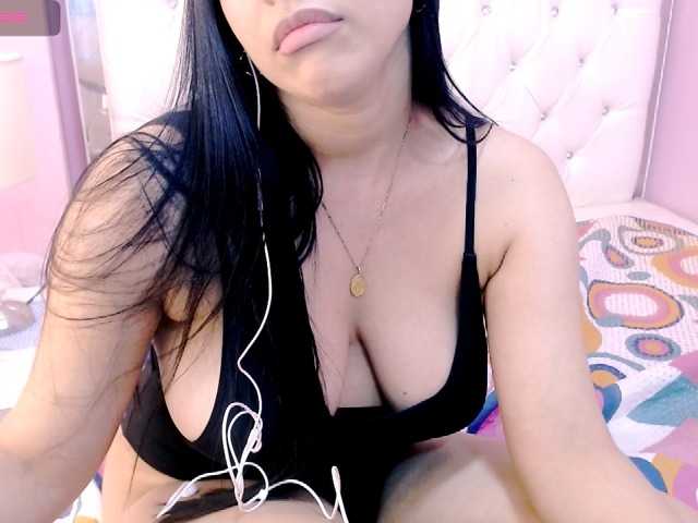 Live sex webcam photo for xPrettyhellen #271158718