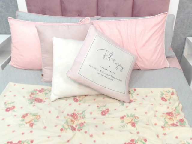 Live sex webcam photo for KHLOE-DM #271166631