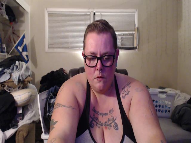 Live sex webcam photo for PunkChick420 #271163635