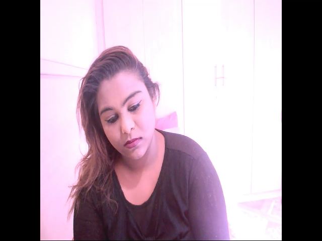 Live sex webcam photo for Indiandiva96 #271163329