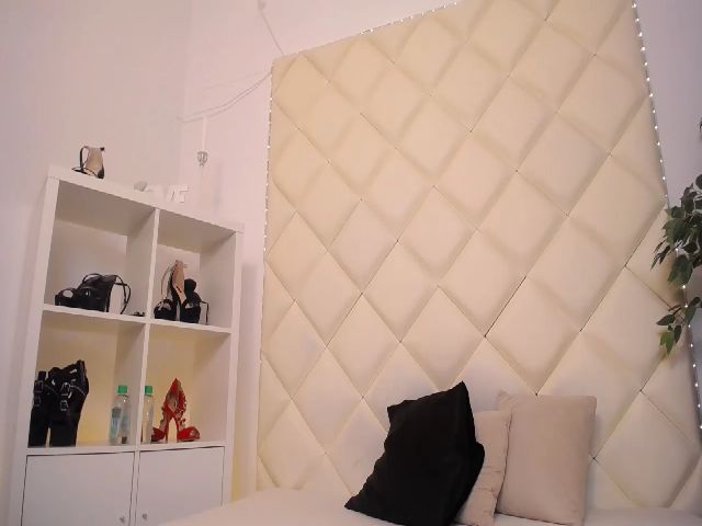 Live sex webcam photo for Tracylowe #271161264