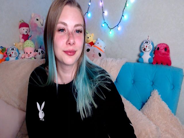 Live sex webcam photo for AprillSnow #271173146