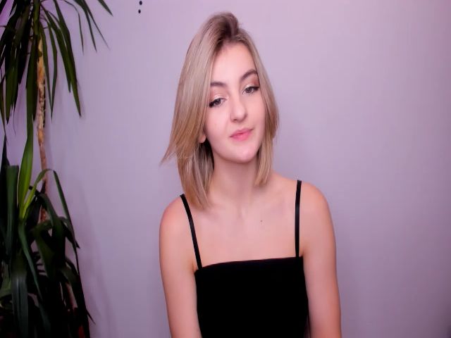 Live sex webcam photo for HelelGretta #271174799