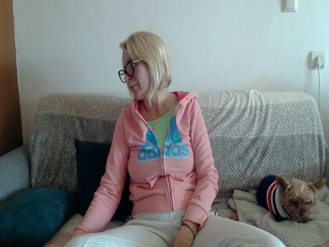 Live sex webcam photo for Stephycute #271163415