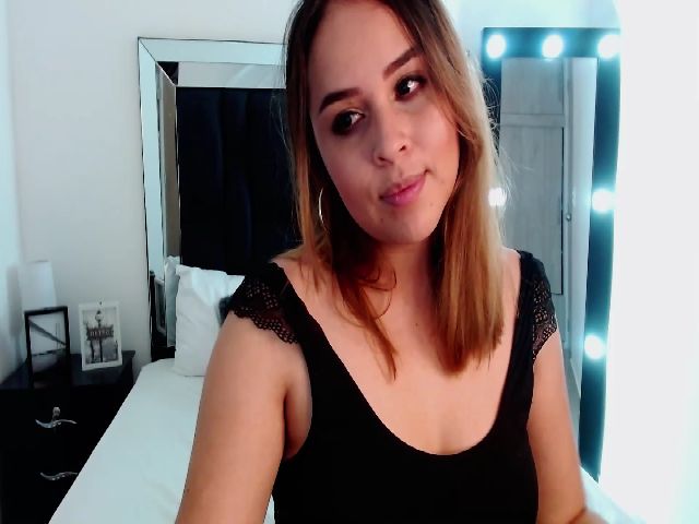 Live sex webcam photo for Sophi_Taylor #271173235