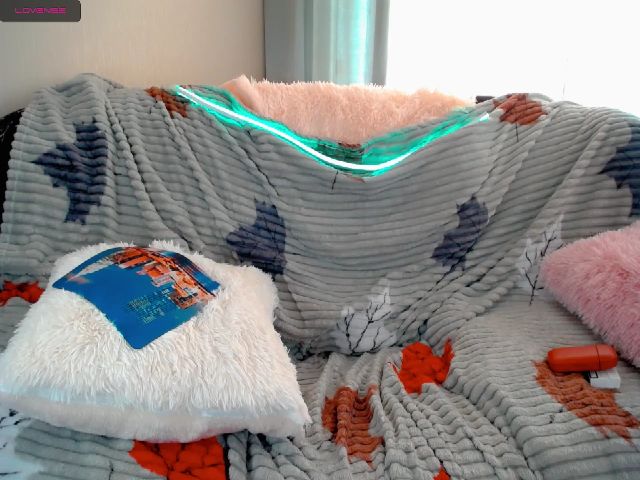 Live sex webcam photo for LindaRichXX #271164330