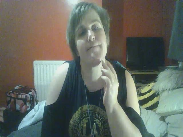 Live sex webcam photo for YUMMYMUMMY39 #271171973
