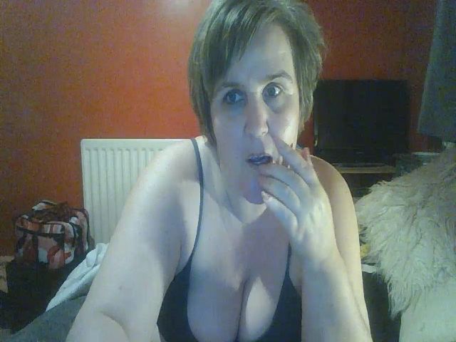 Live sex webcam photo for YUMMYMUMMY39 #271174914