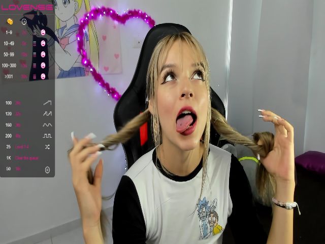 Live sex webcam photo for Alessandra_66 #271173702